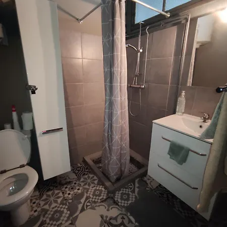 1 Ideal Salaries Nomades Appartement *